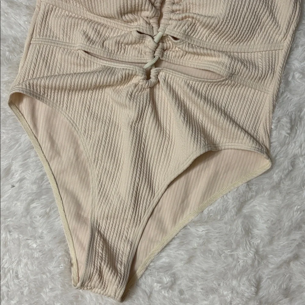 NWOT SweatyRocks From Amazon Cream Color Textured One Piece Swimsuit L